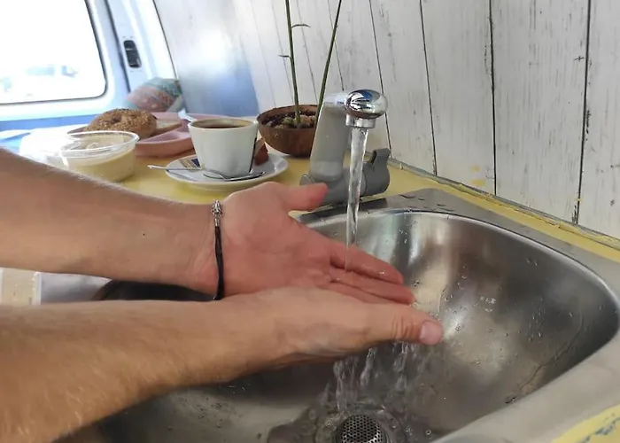 Slow-life Campervan, Küche, Dusche, Queen-size Bett, Solar Apartment