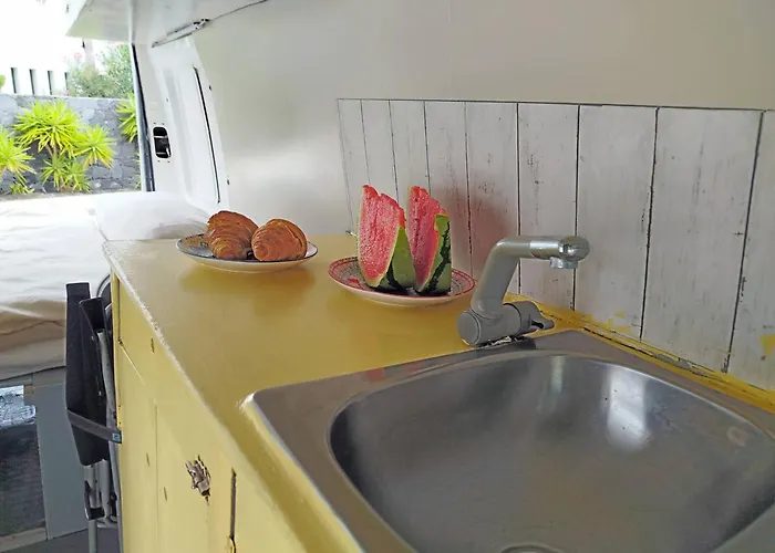 Slow-life Campervan, Küche, Dusche, Queen-size Bett, Solar Apartment *