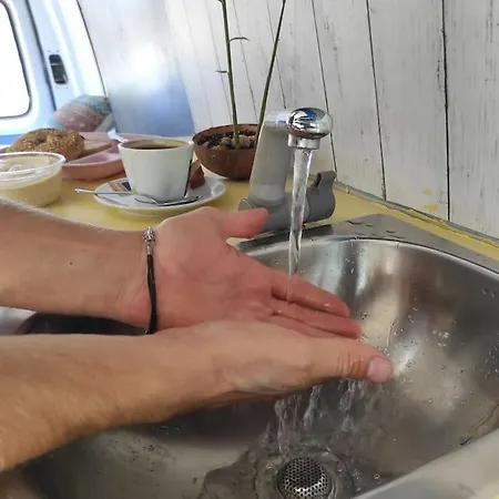 Slow-life Campervan, Kueche, Dusche, Queen-size Bett, Solar Апартаменты